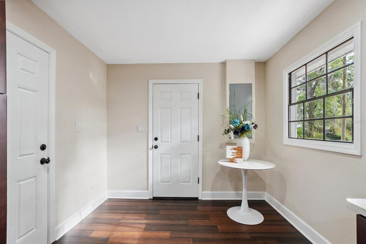 6005 IKE SMITH ROAD — photo 9 of 48