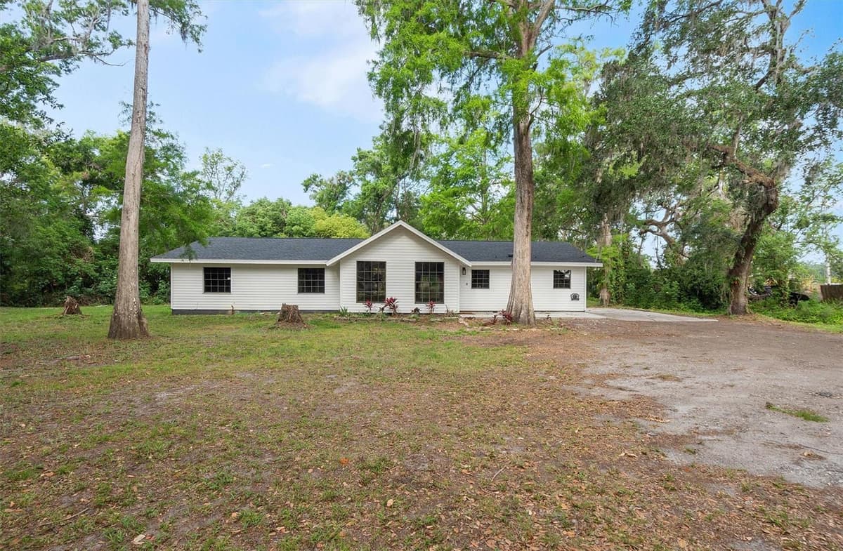 6005 IKE SMITH ROAD — photo 1 of 48