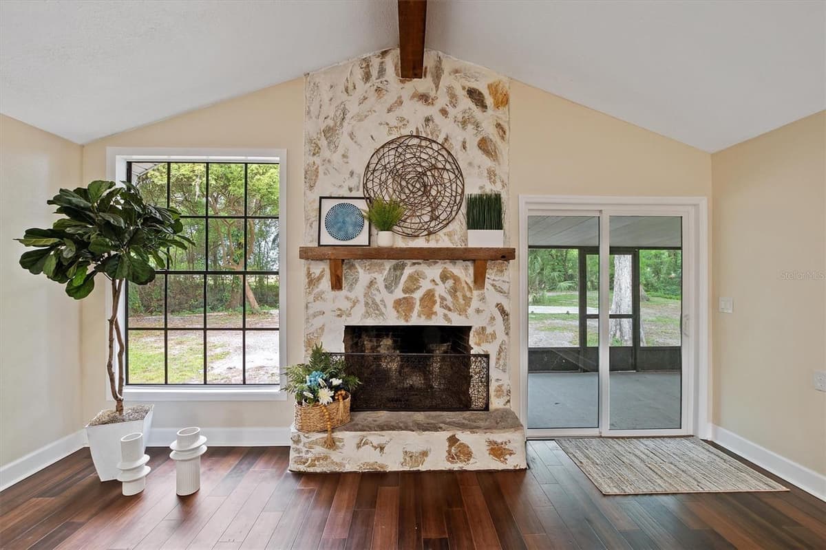 6005 IKE SMITH ROAD — photo 5 of 48