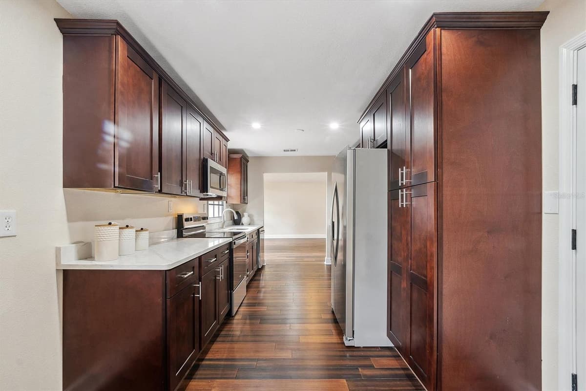 6005 IKE SMITH ROAD — photo 8 of 48