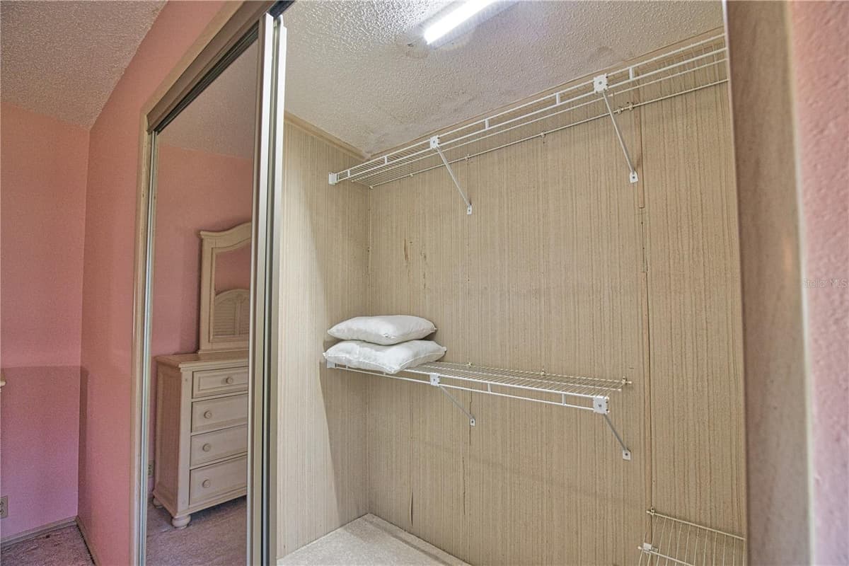 407 MADONNA — photo 35 of 82