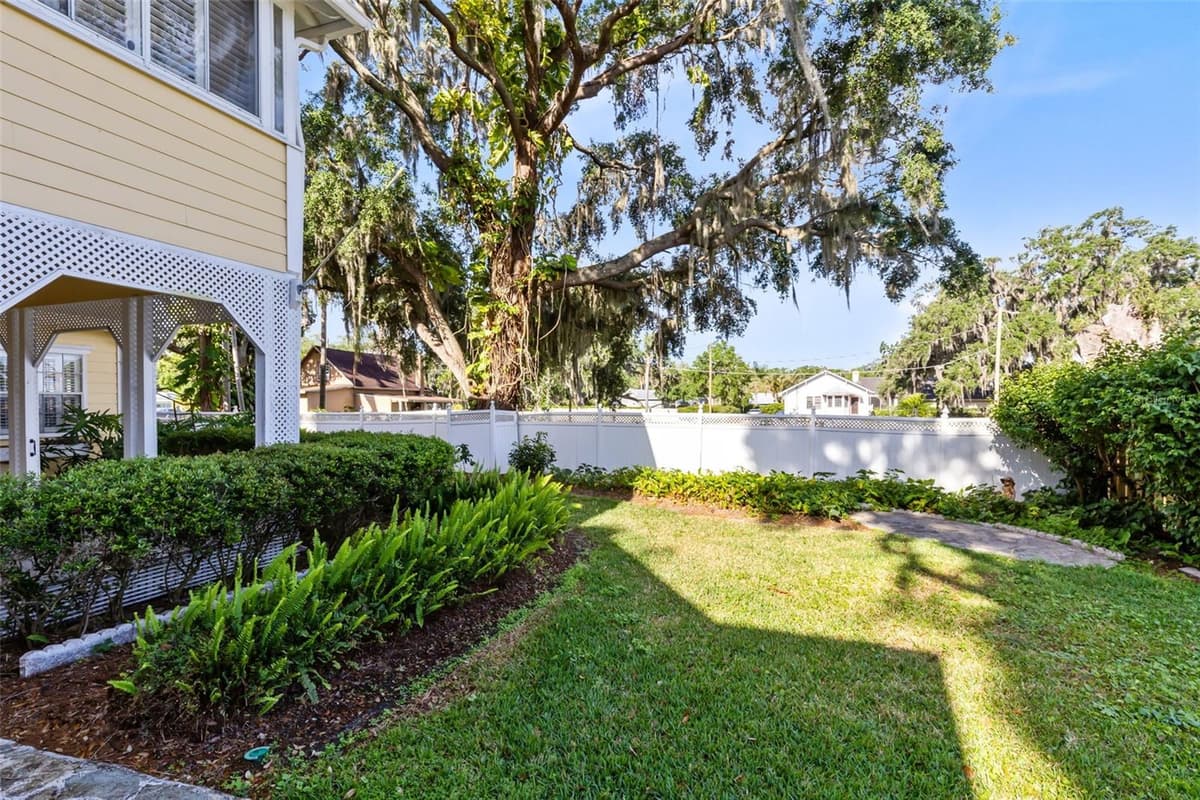 910 CYPRESS AVENUE — photo 42 of 61