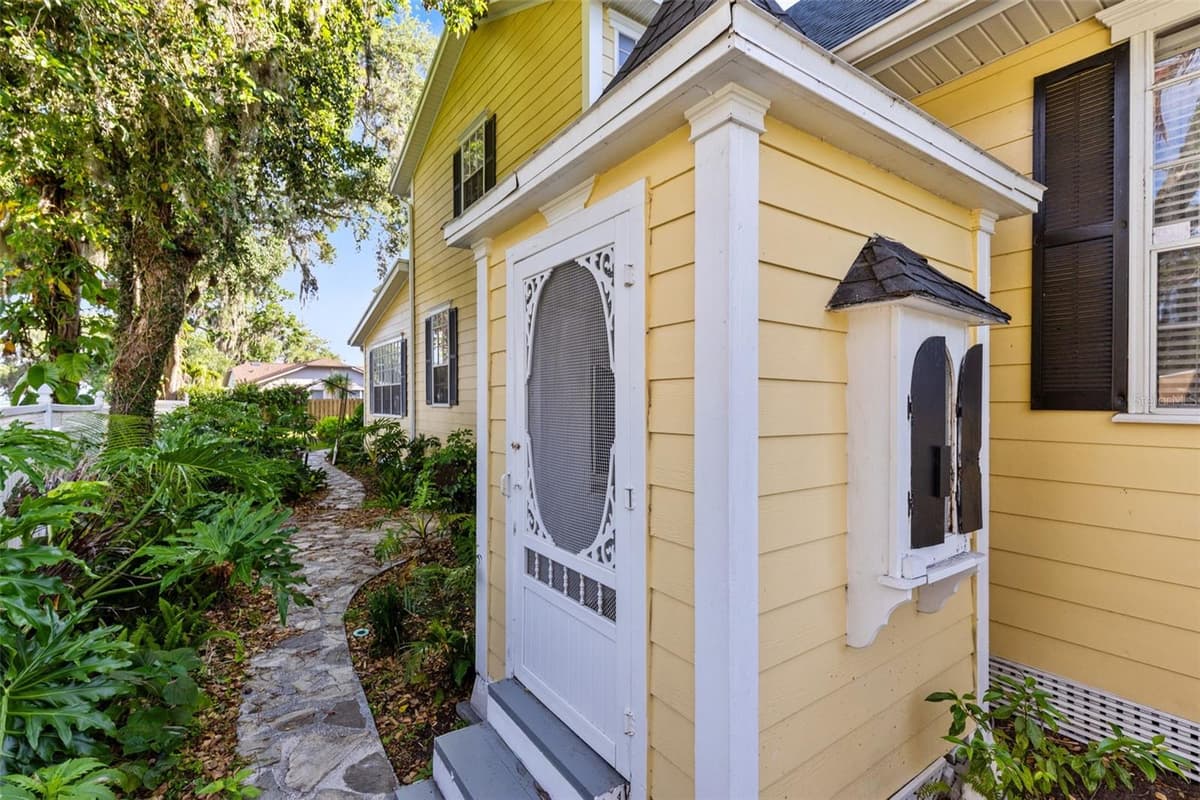 910 CYPRESS AVENUE — photo 44 of 61