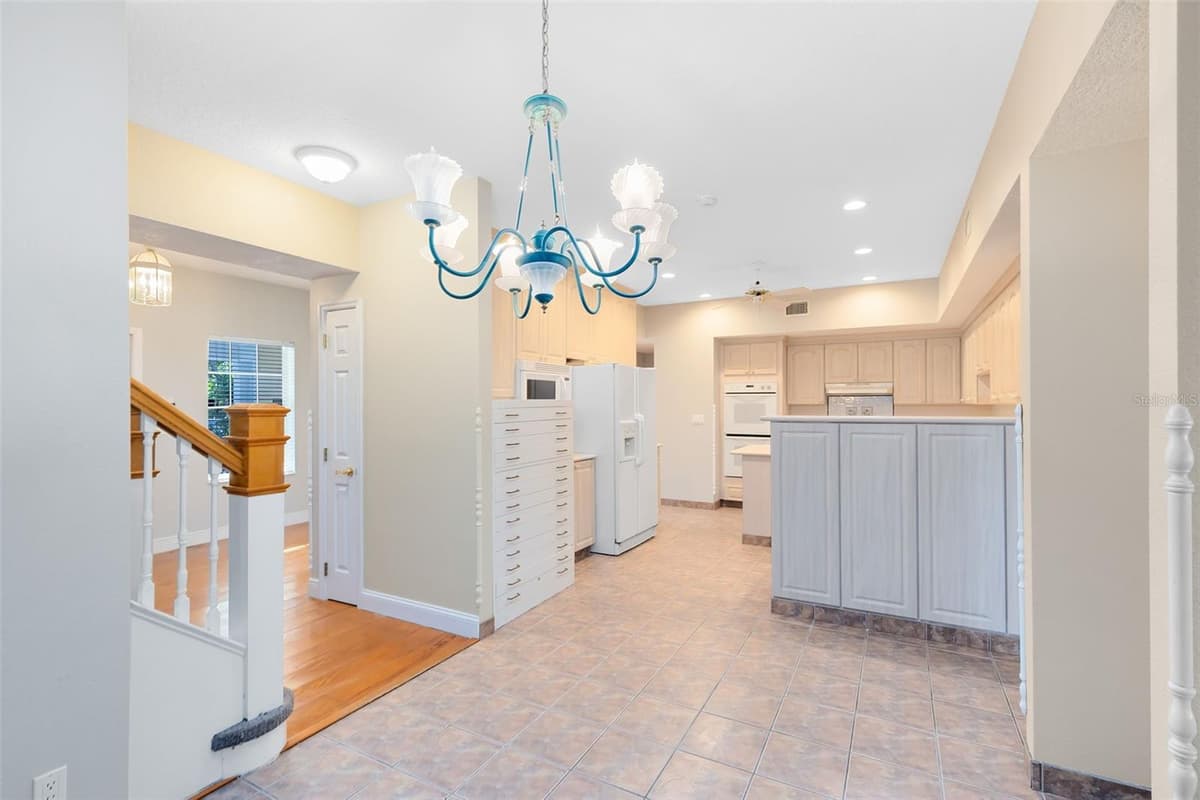 910 CYPRESS AVENUE — photo 15 of 61
