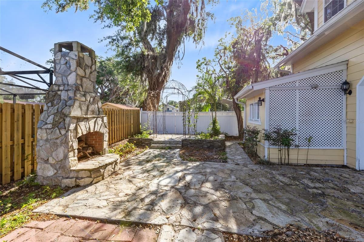 910 CYPRESS AVENUE — photo 40 of 61
