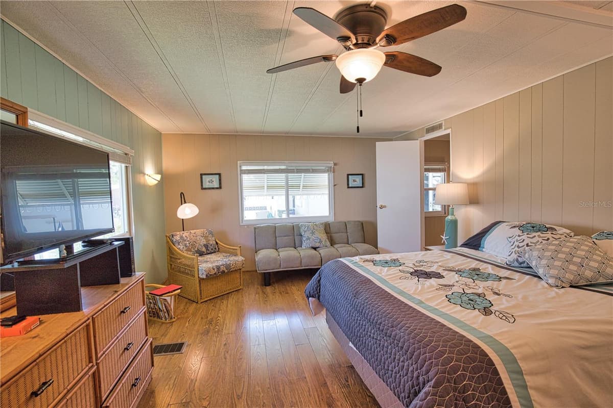 108 LA PALOMA — photo 43 of 57