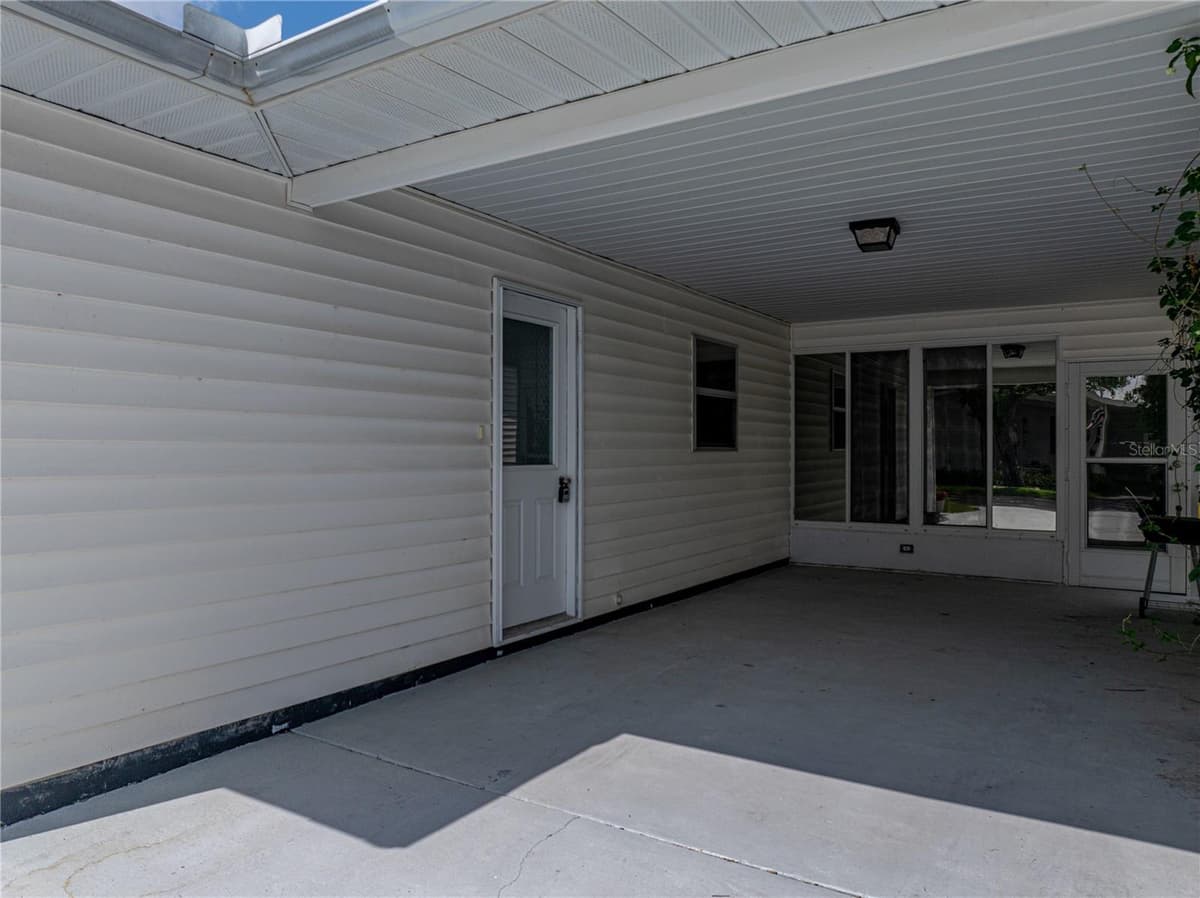 4965 GOLDENVIEW LANE — photo 8 of 55