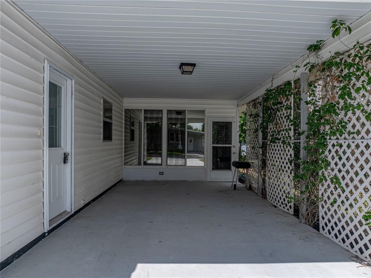 4965 GOLDENVIEW LANE — photo 7 of 55