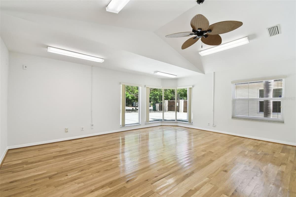 670 2ND STREET — photo 4 of 5