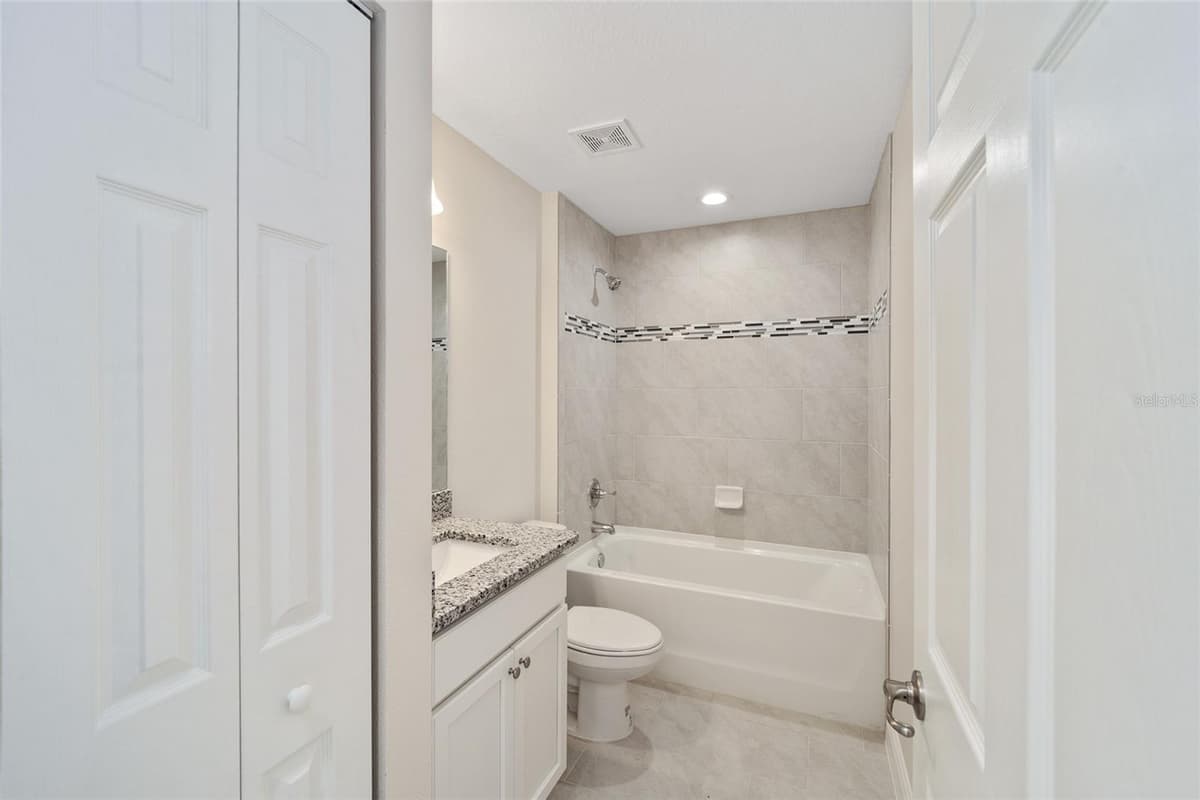 2398 DEVON DRIVE — photo 16 of 23