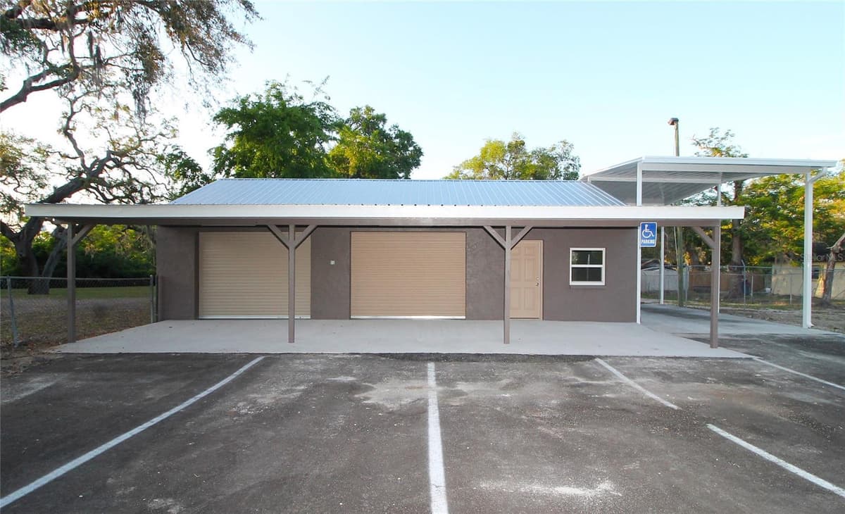 114 MYERS BOULEVARD — photo 1 of 22