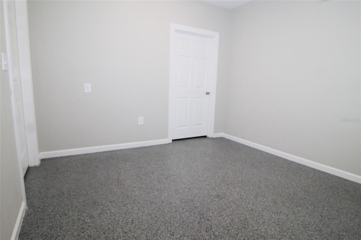 114 MYERS BOULEVARD — photo 7 of 22