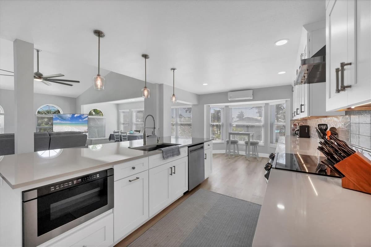 10500 SHERMAN STREET — photo 21 of 60