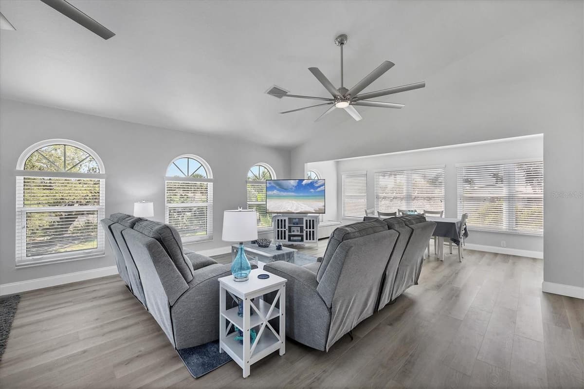 10500 SHERMAN STREET — photo 12 of 60