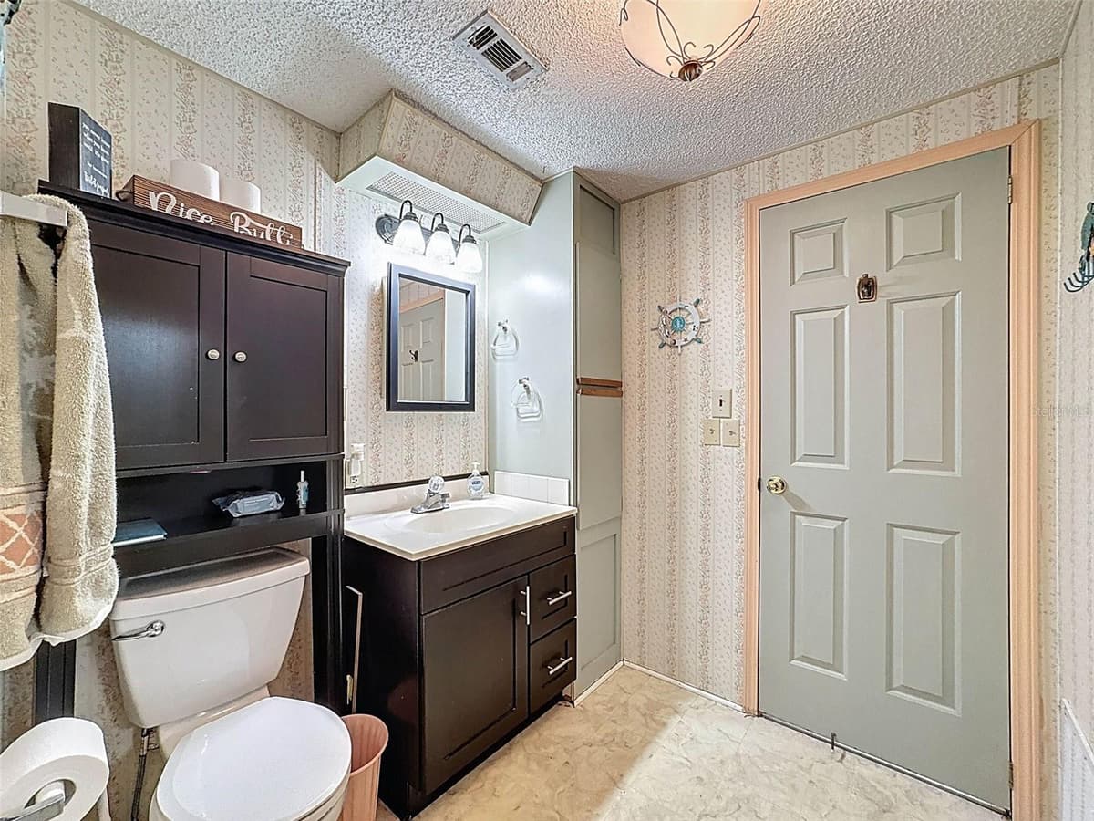 4202 ORCHID BOULEVARD — photo 29 of 46