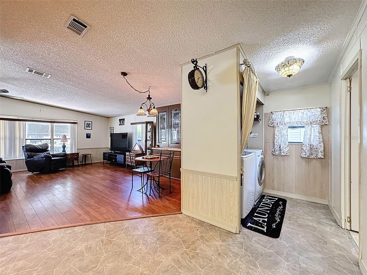 4202 ORCHID BOULEVARD — photo 11 of 46