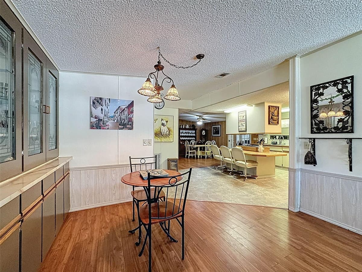 4202 ORCHID BOULEVARD — photo 10 of 46