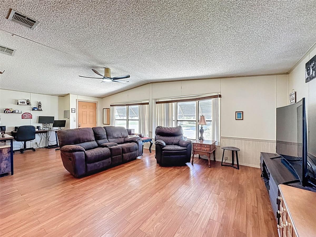 4202 ORCHID BOULEVARD — photo 5 of 46