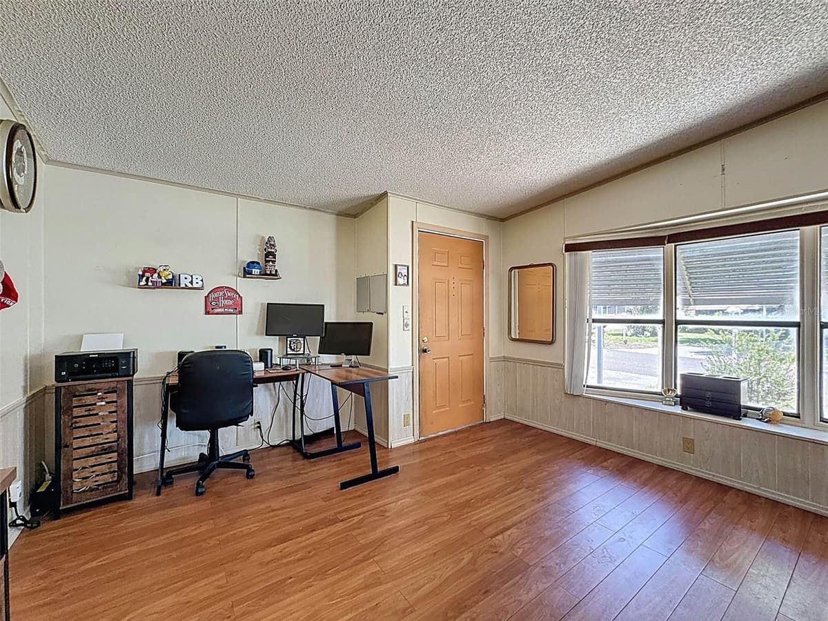 4202 ORCHID BOULEVARD — photo 8 of 46