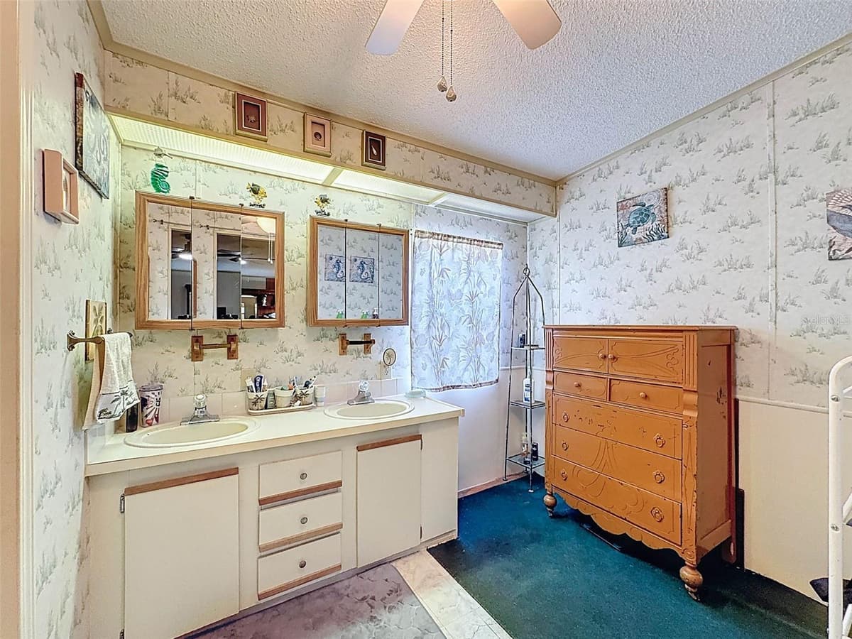 4202 ORCHID BOULEVARD — photo 24 of 46