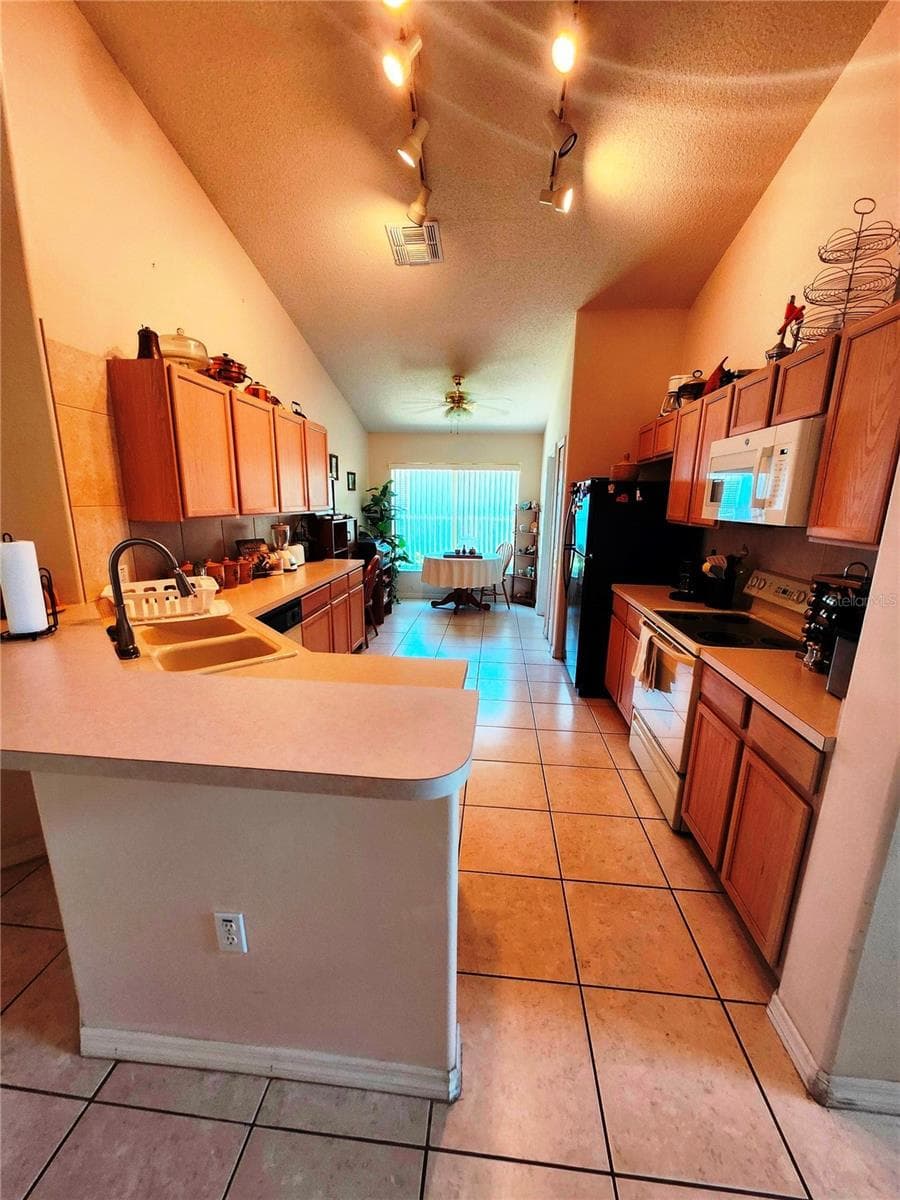 4613 EAGLET LANE — photo 2 of 18
