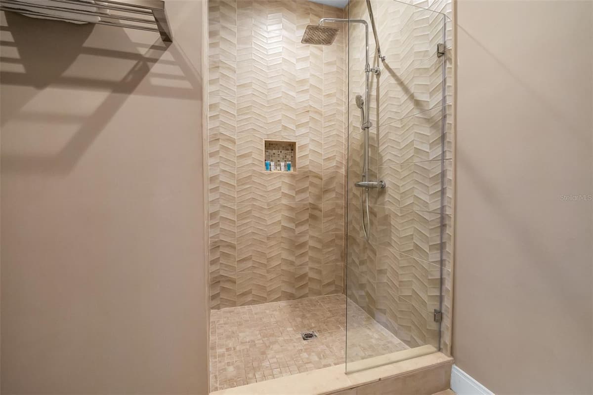 7567 BROOKLYN DRIVE — photo 14 of 39