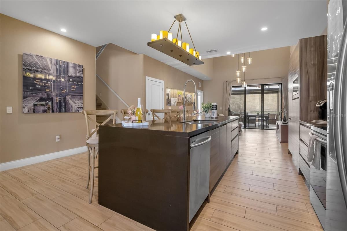 7567 BROOKLYN DRIVE — photo 8 of 39