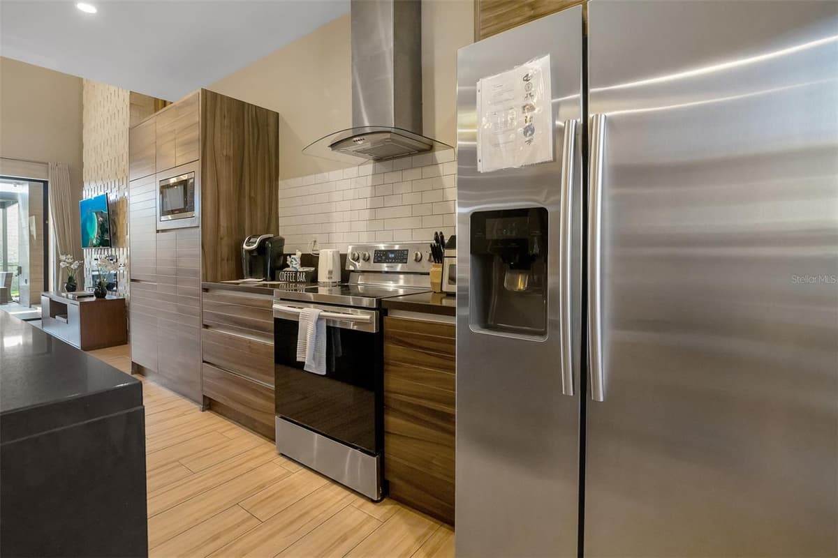 7567 BROOKLYN DRIVE — photo 7 of 39