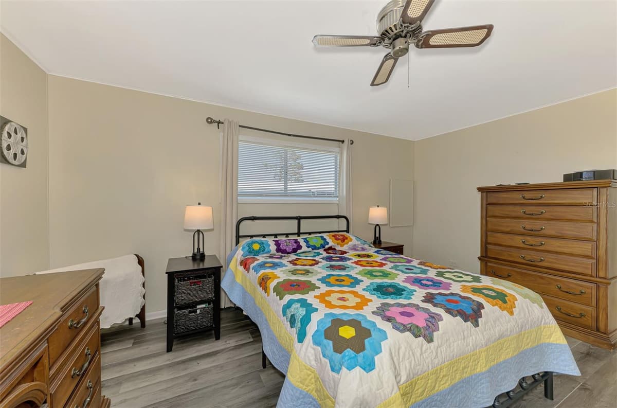 1376 FLAMINGO DRIVE — photo 33 of 42