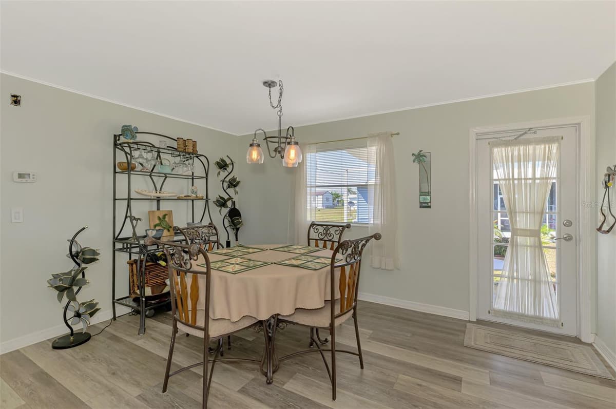 1376 FLAMINGO DRIVE — photo 15 of 42