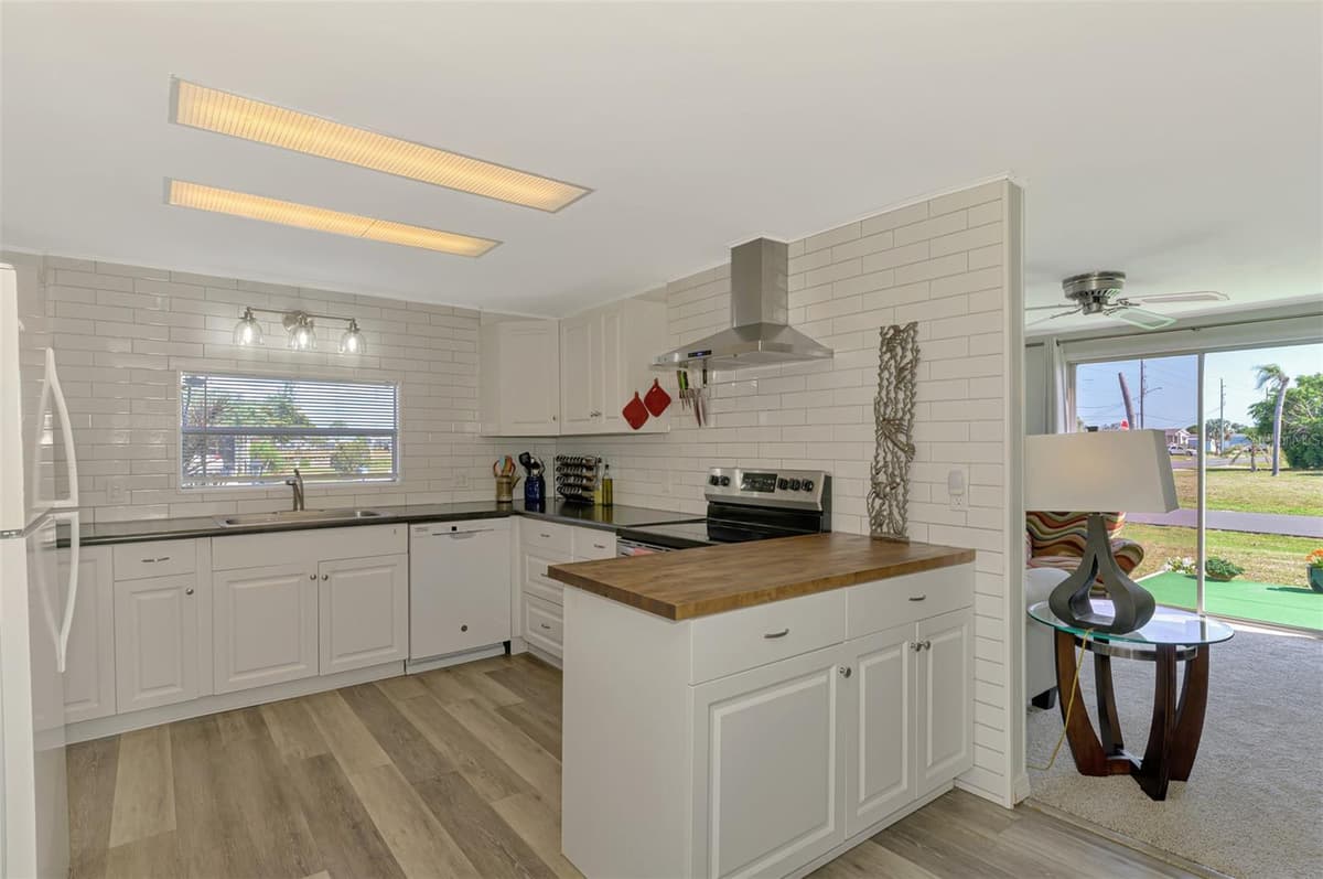 1376 FLAMINGO DRIVE — photo 19 of 42