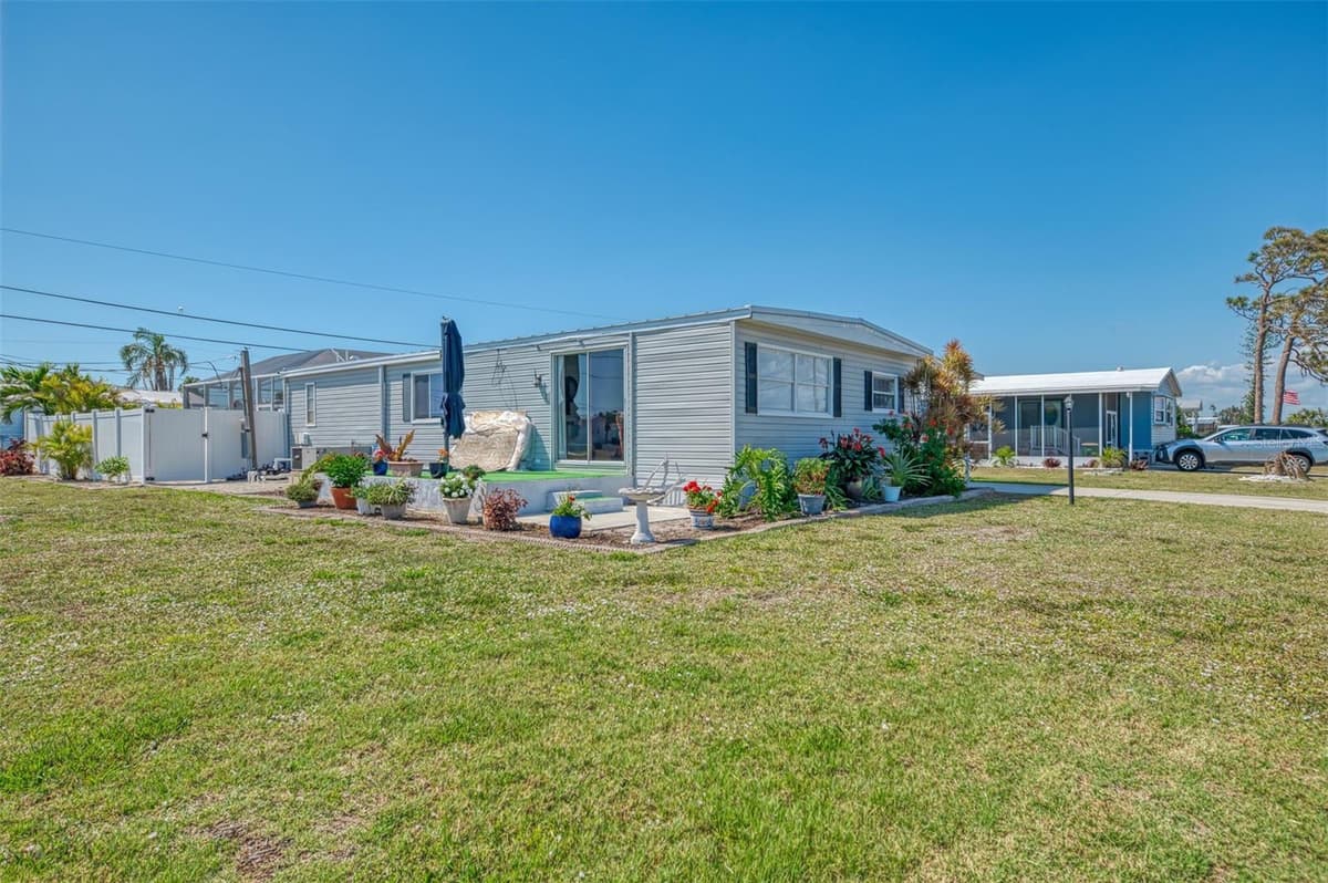 1376 FLAMINGO DRIVE — photo 11 of 42