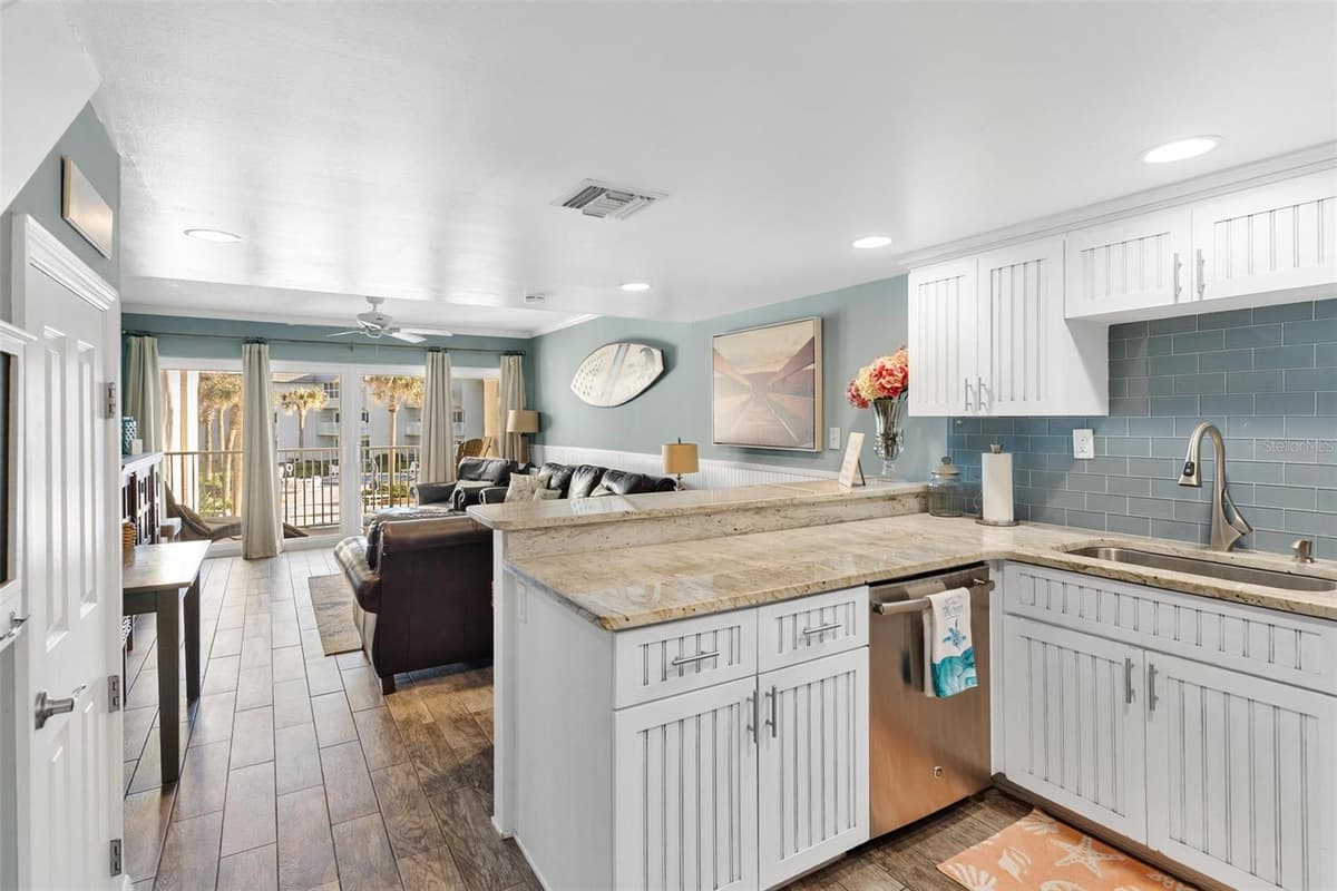 4841 SAXON DRIVE — photo 5 of 29