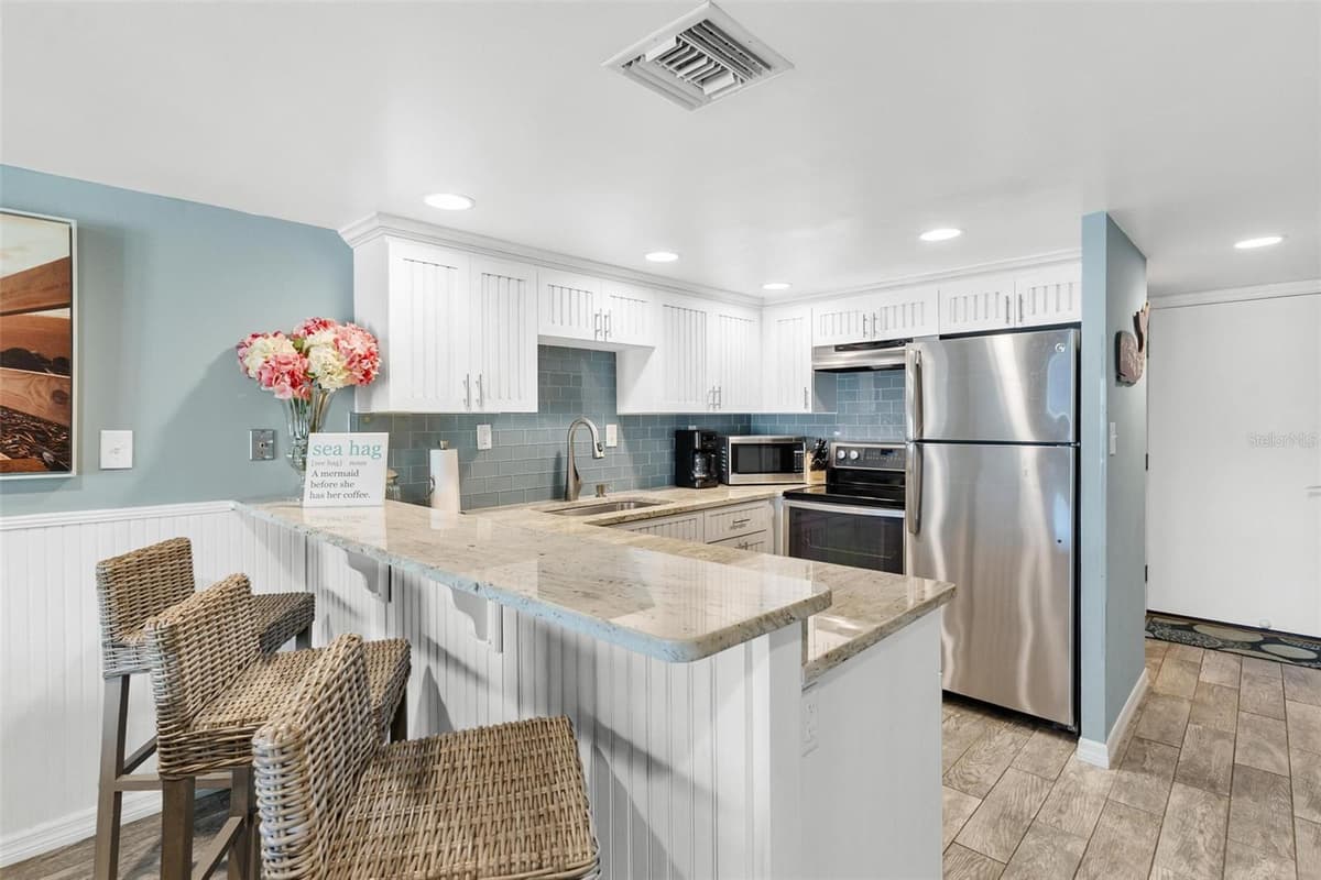 4841 SAXON DRIVE — photo 11 of 29