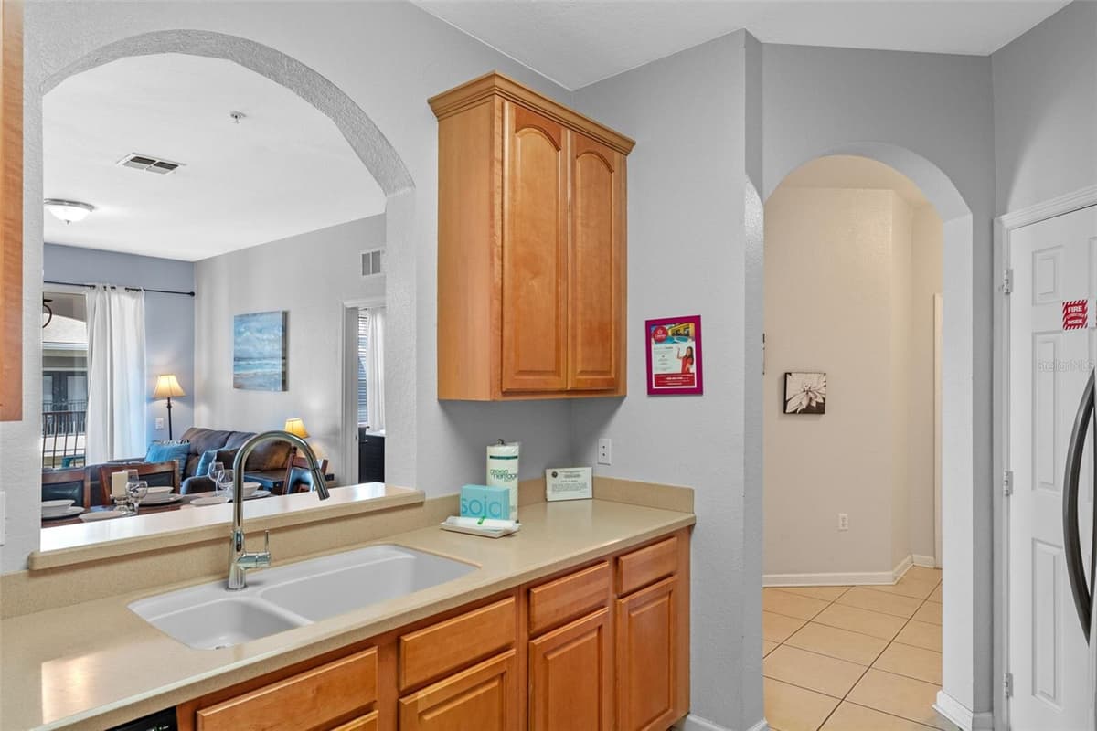 4862 CAYVIEW AVENUE — photo 7 of 34
