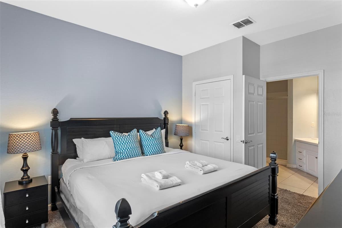 4862 CAYVIEW AVENUE — photo 13 of 34