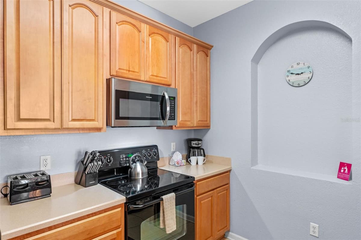 4862 CAYVIEW AVENUE — photo 6 of 34