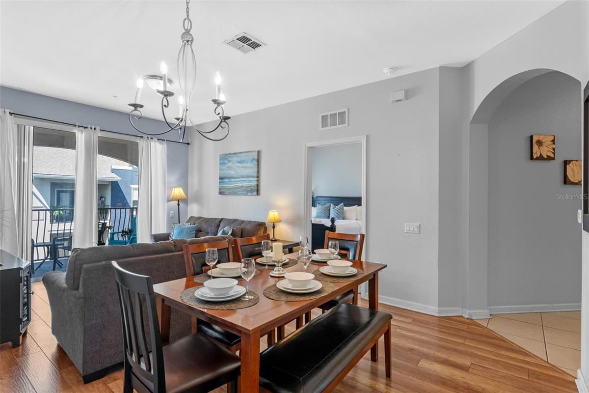 4862 CAYVIEW AVENUE — photo 9 of 34