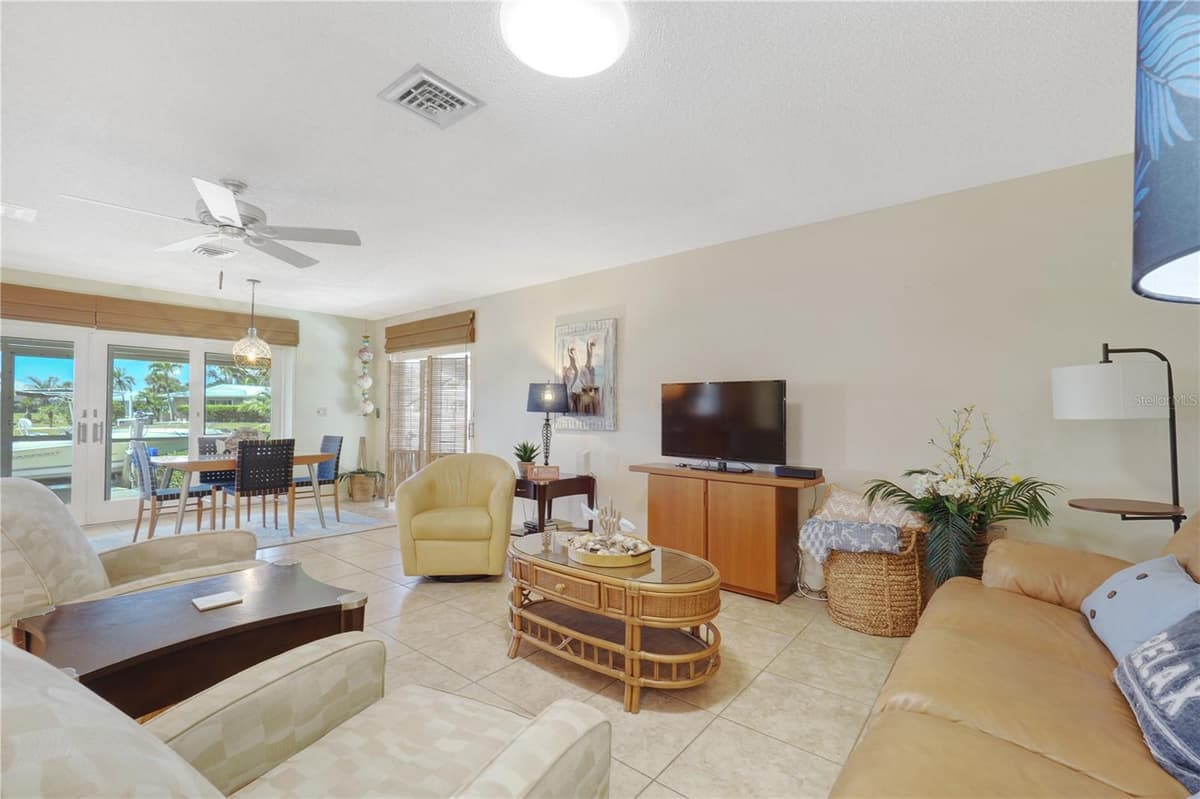 120 VILLA DRIVE — photo 17 of 55