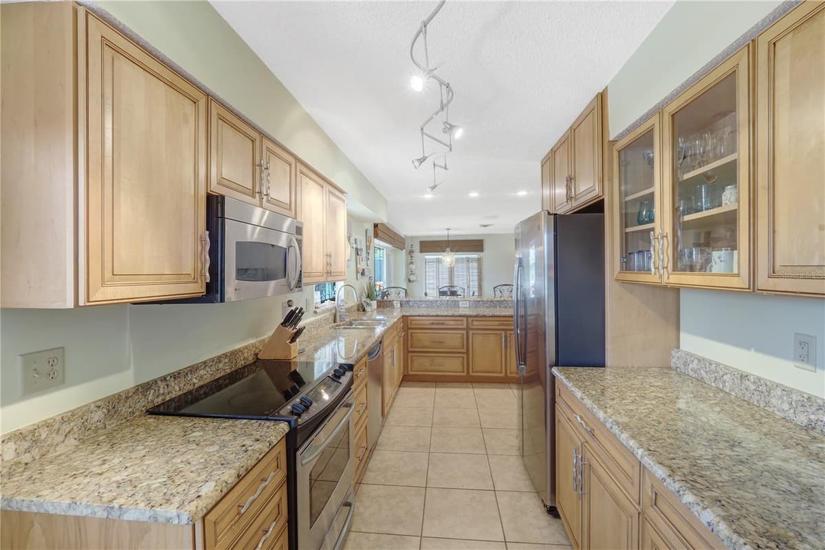 120 VILLA DRIVE — photo 23 of 55