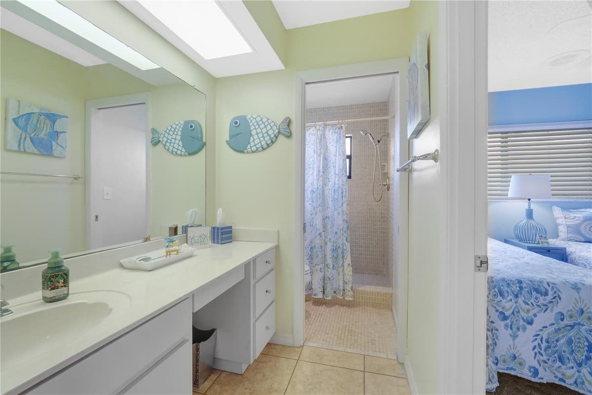 120 VILLA DRIVE — photo 31 of 55