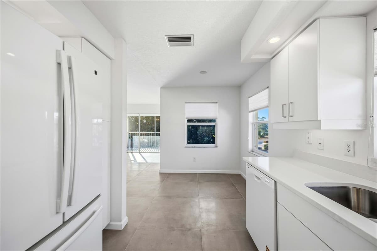 5800 SABAL TRACE DRIVE — photo 14 of 48