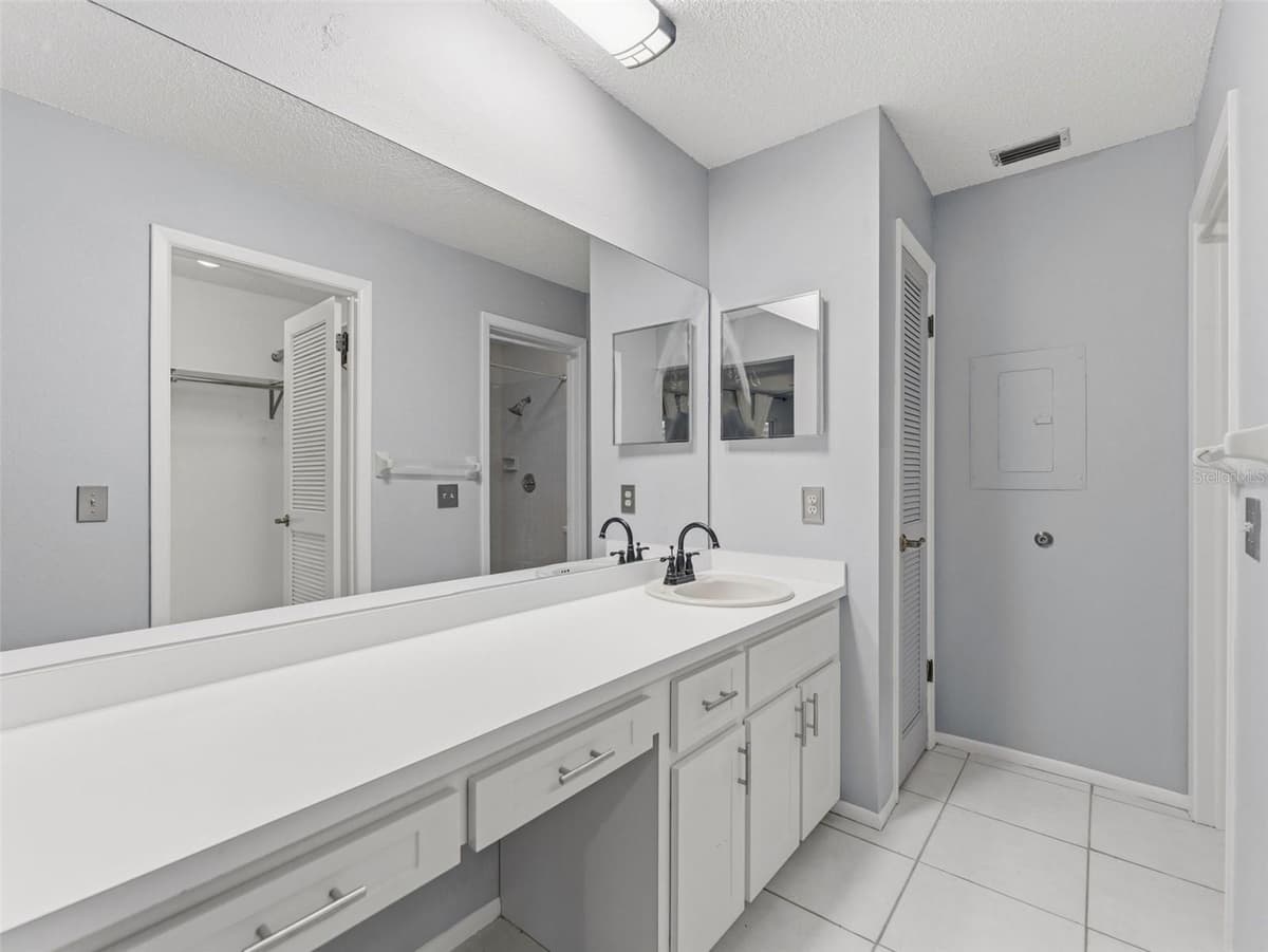 6516 REMUS DRIVE — photo 17 of 34