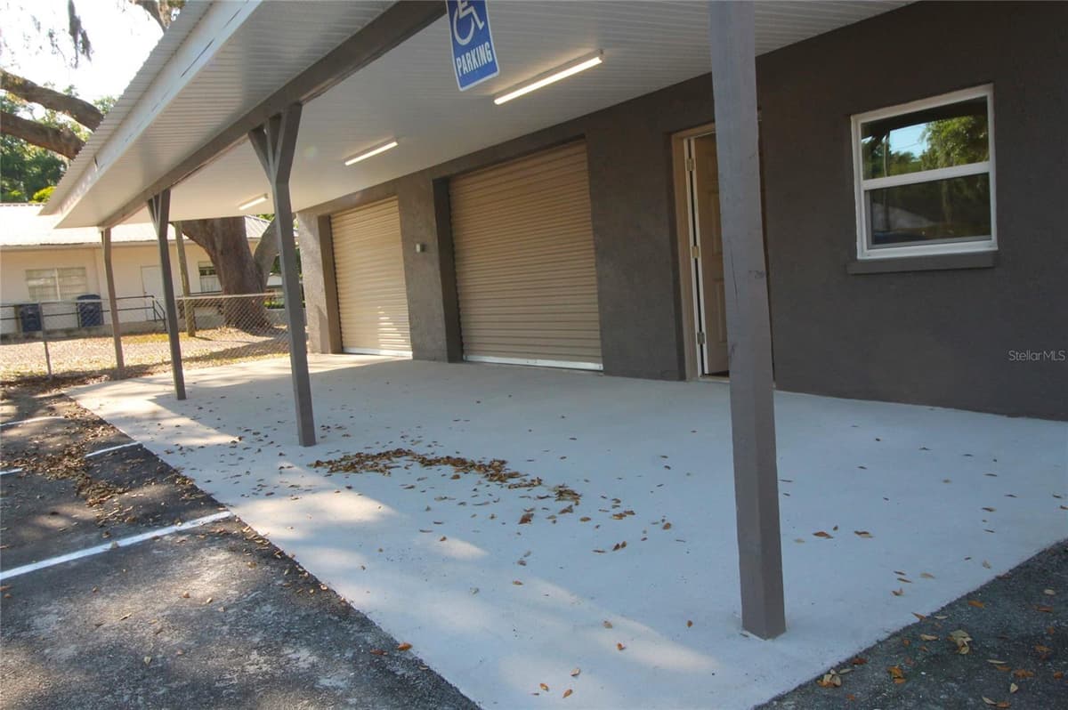 114 MYERS BOULEVARD — photo 12 of 24