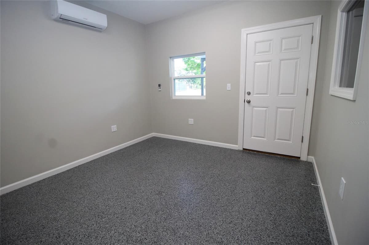114 MYERS BOULEVARD — photo 18 of 24