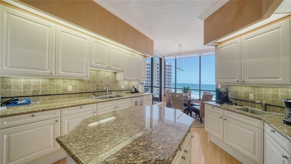 1241 GULF OF MEXICO DRIVE — photo 17 of 64