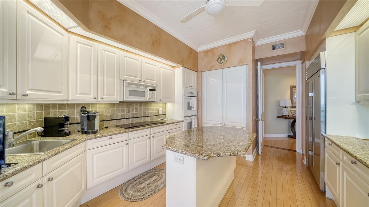 1241 GULF OF MEXICO DRIVE — photo 21 of 64