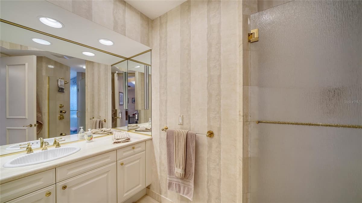 1241 GULF OF MEXICO DRIVE — photo 36 of 64