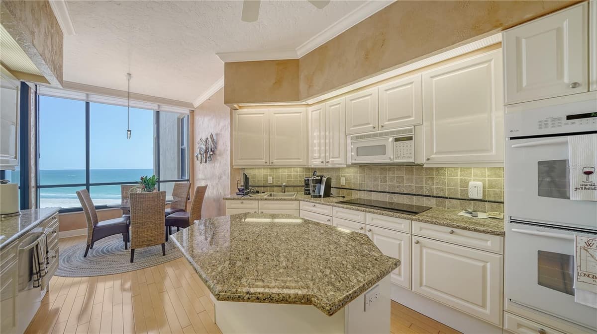 1241 GULF OF MEXICO DRIVE — photo 18 of 64