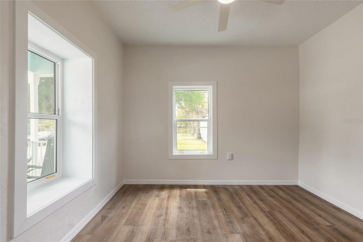 306 SHELDON STREET — photo 12 of 40